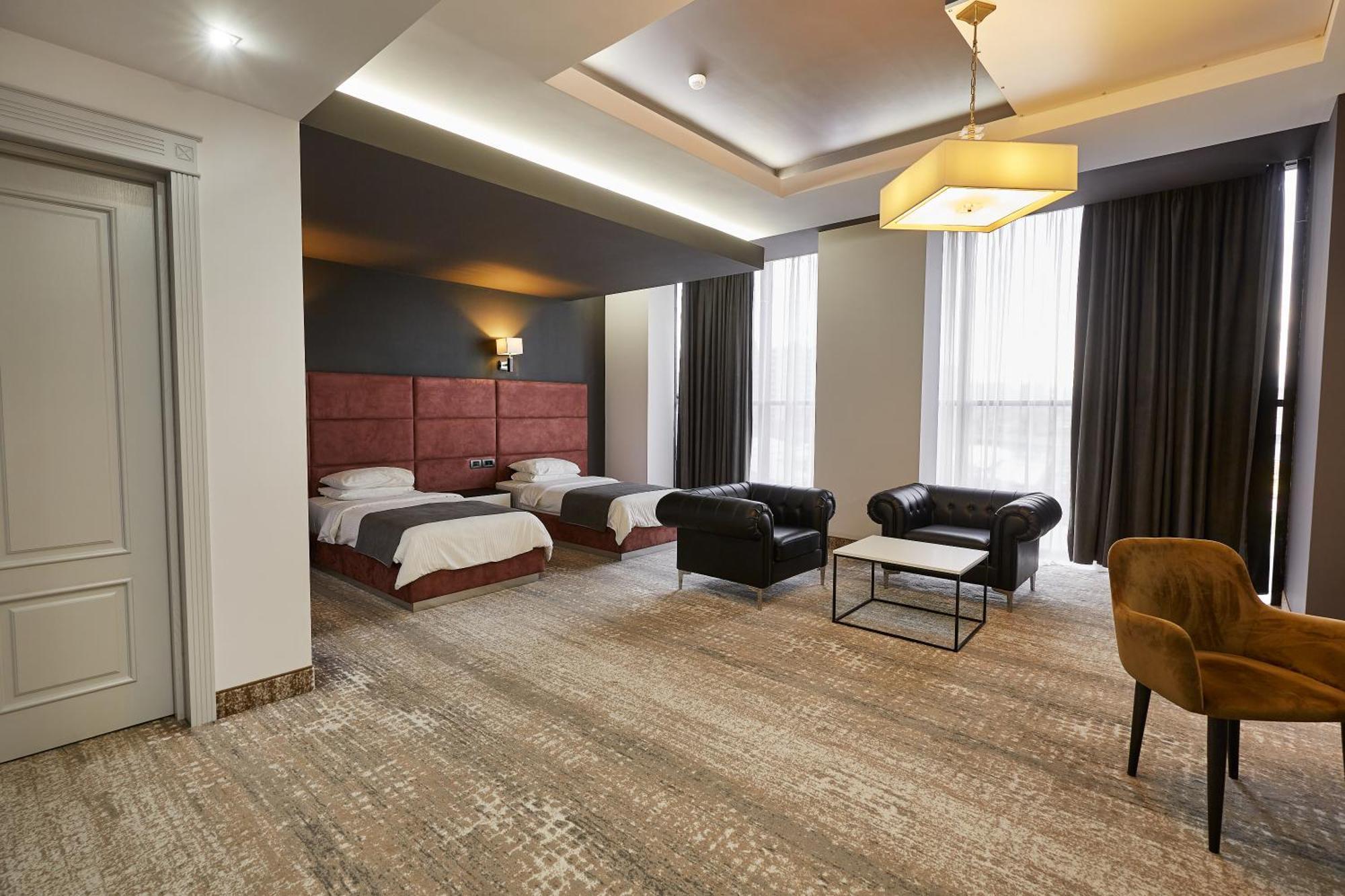 Aghababyan'S Hotel Jerevan Exteriör bild A suite at the hotel
