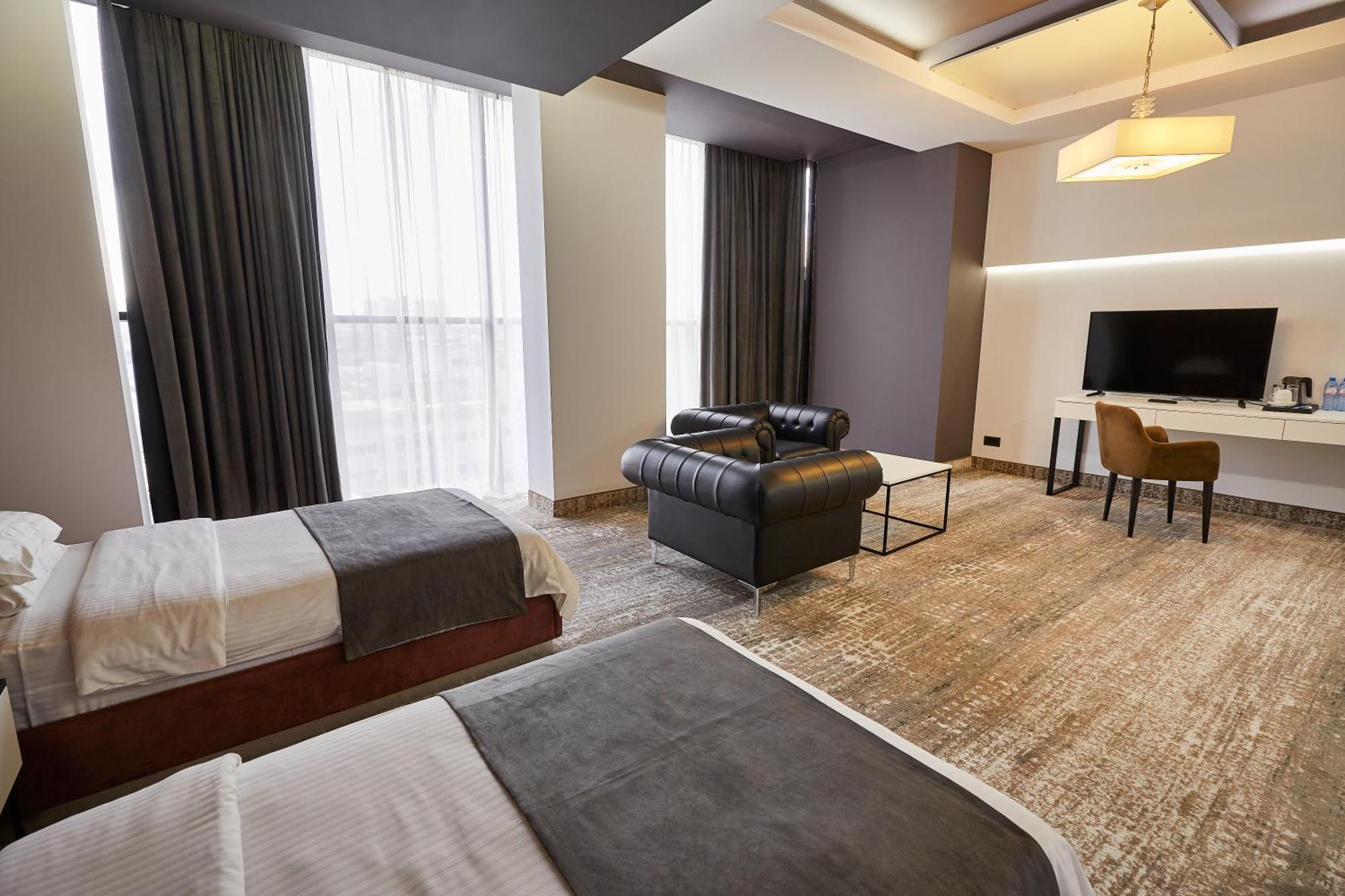 Aghababyan'S Hotel Jerevan Rum bild A room at the hotel