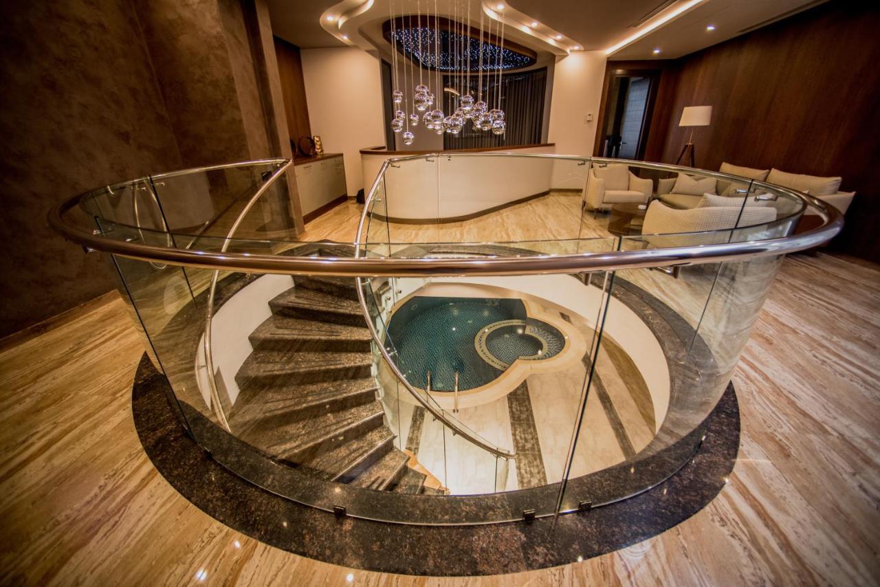 Aghababyan'S Hotel Jerevan Exteriör bild Spiral staircase