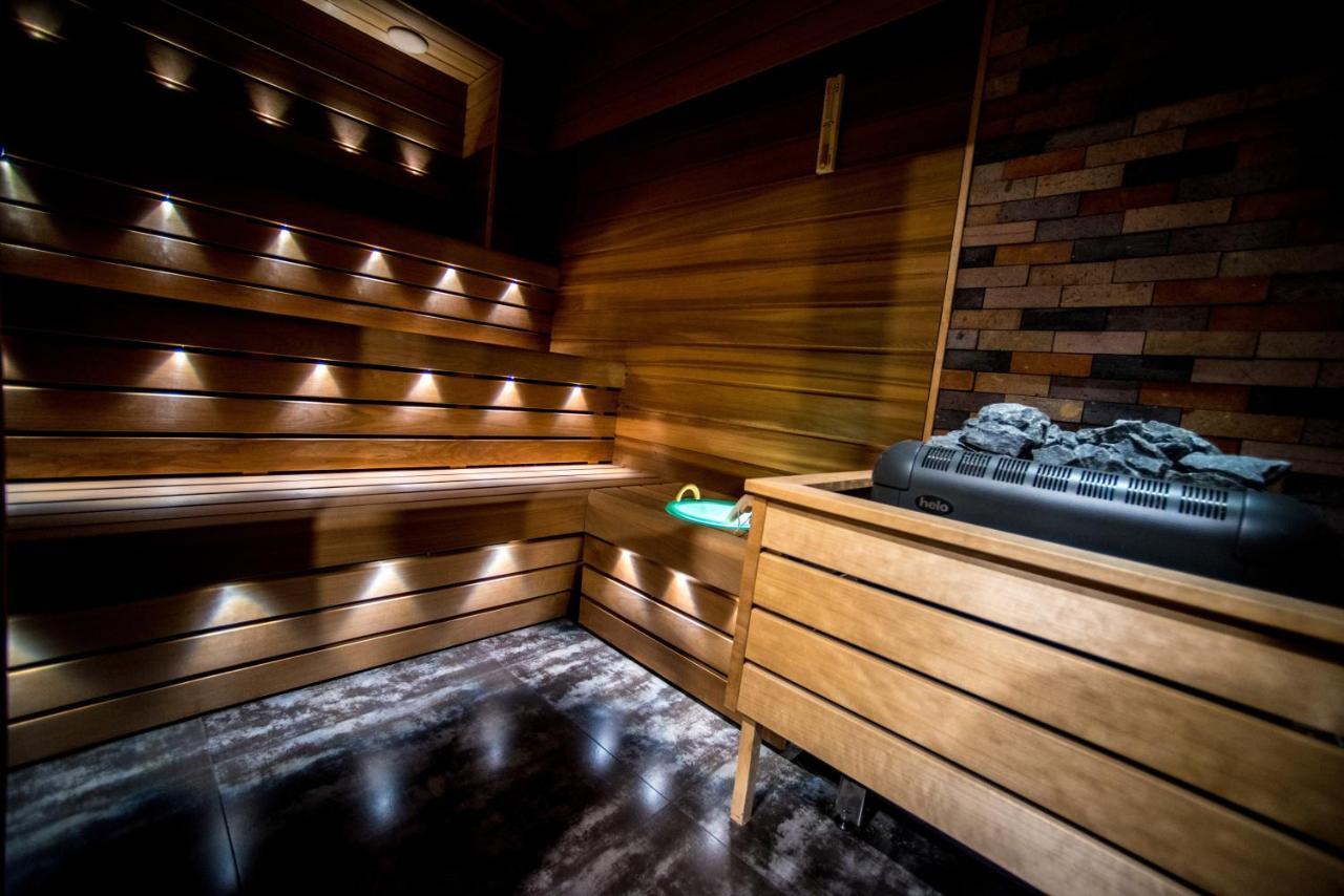 Aghababyan'S Hotel Jerevan Exteriör bild A modern Finnish sauna