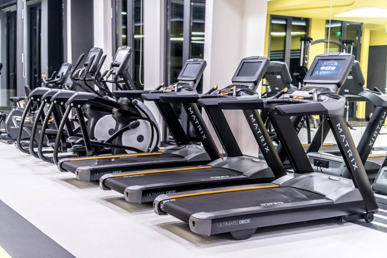 Aghababyan'S Hotel Jerevan Exteriör bild Treadmills in a gym